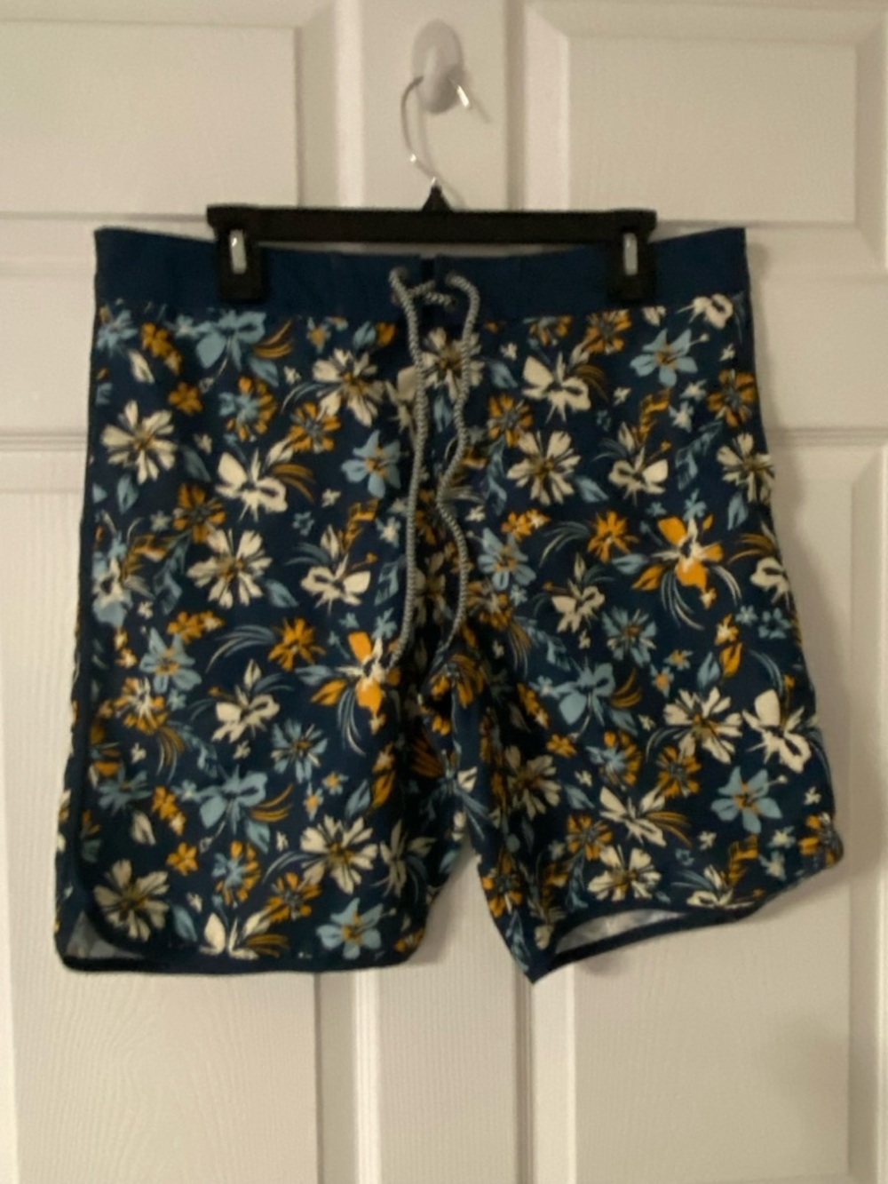 T38a- HANG TEN Teal Blue Floral Board Shorts